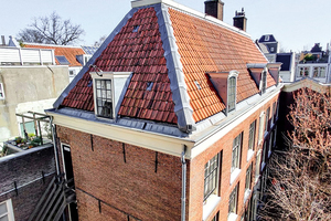 Zonshofje Amsterdam - dak gereed