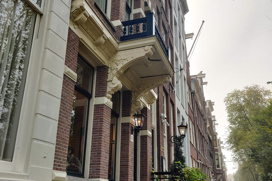 Restauratie balkon voor Ambassade Hotel Amsterdam